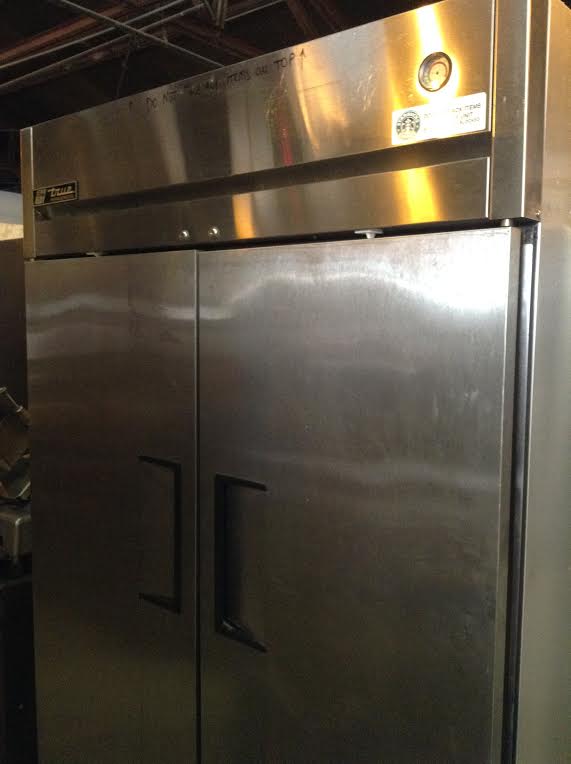 Commercial Refrigerator – Stainless Steel